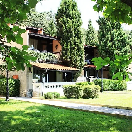 Szálloda Elenite Villas 3*